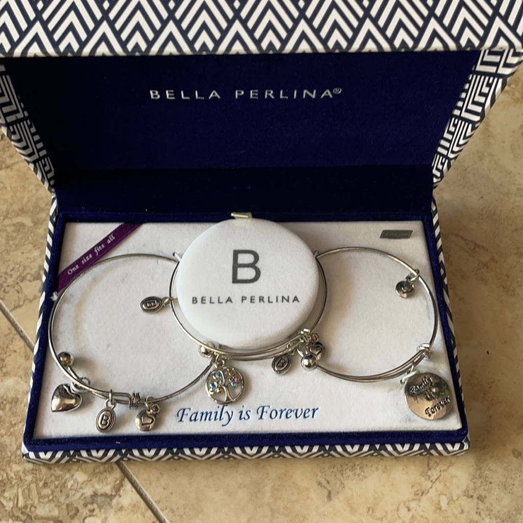 Bella Perlina 3 Bangle Set Family Is Forever 50$